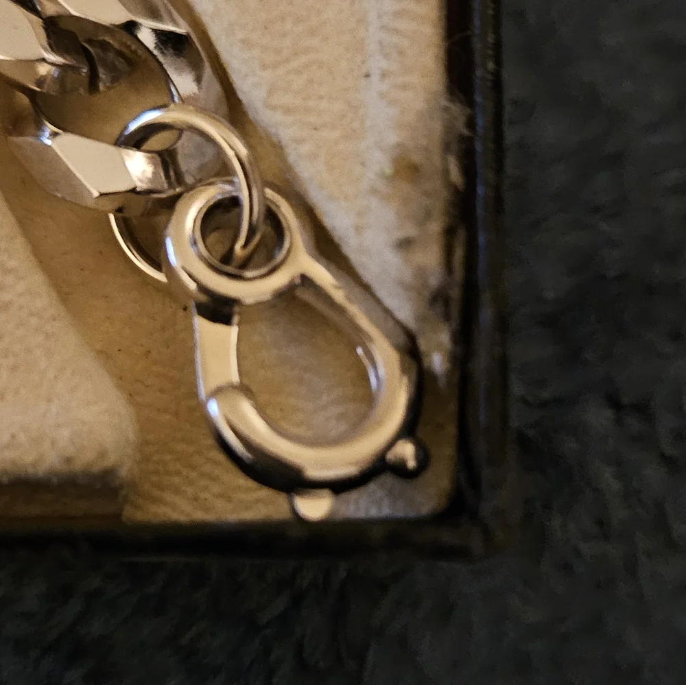 Man's Engravable ID Bracelet - Picture 4 of 6